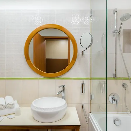 Corso Hotel Pecs-2